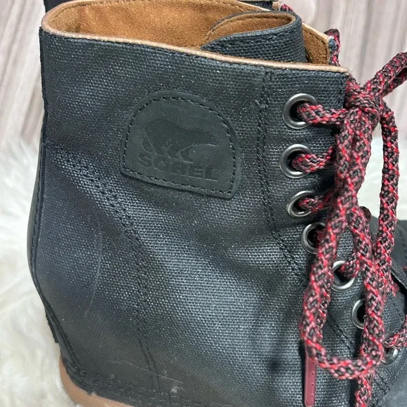 Sorel Black Lace Up Boots with Burgundy Laces -7.5 - Picture 7 of 11